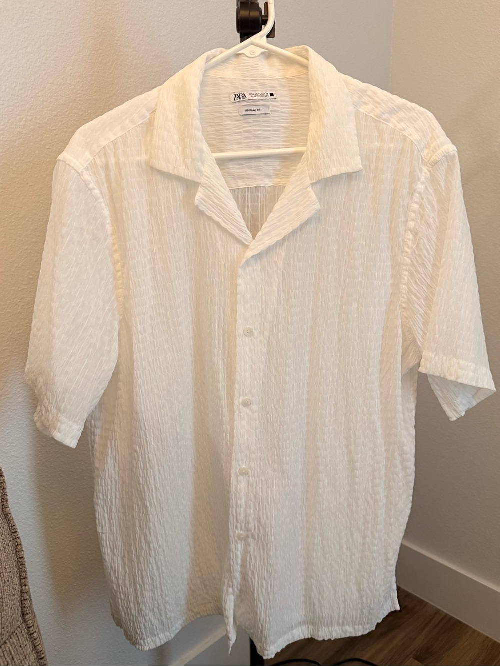 Zara White Textured Short-Sleeve Button-Down Shirt